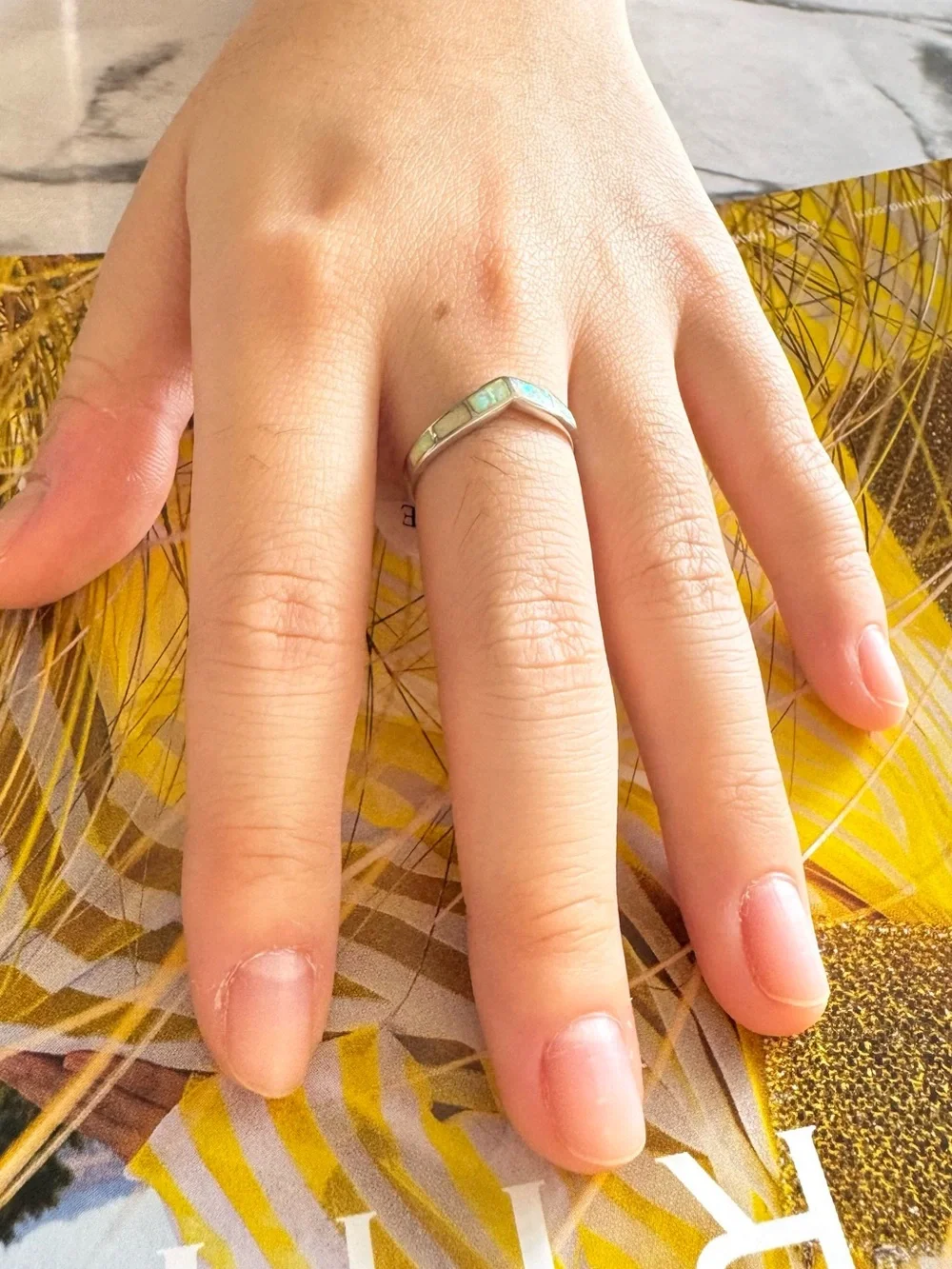 NWOT-925 Sterling Silver with inlaid White-Opal 💍 Ring.Size:6”